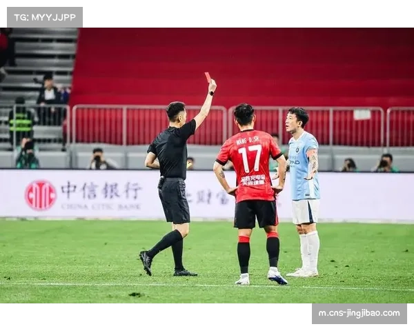 姜至鹏红牌成比赛转折点 少打一人深圳队连丢两球崩盘